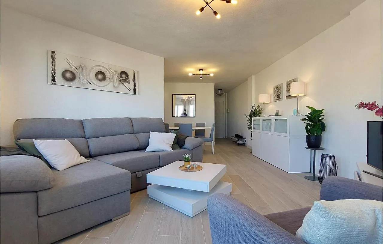 2 Bedroom Amazing Apartment In מיחאס