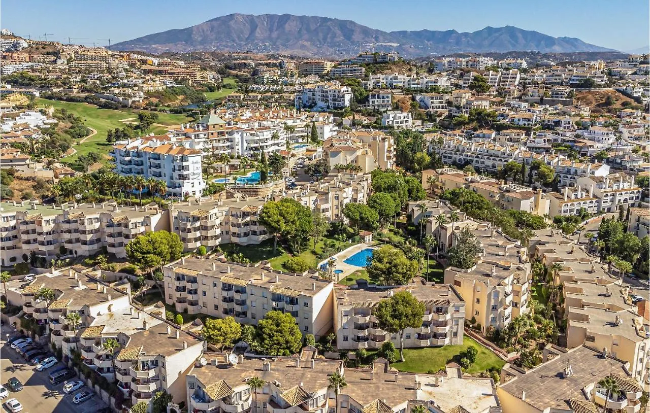 2 Bedroom Amazing Apartment In מיחאס 0*,